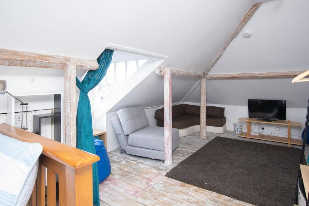 Holiday home Stunning Large Victorian Maisonette With Sea View Deal