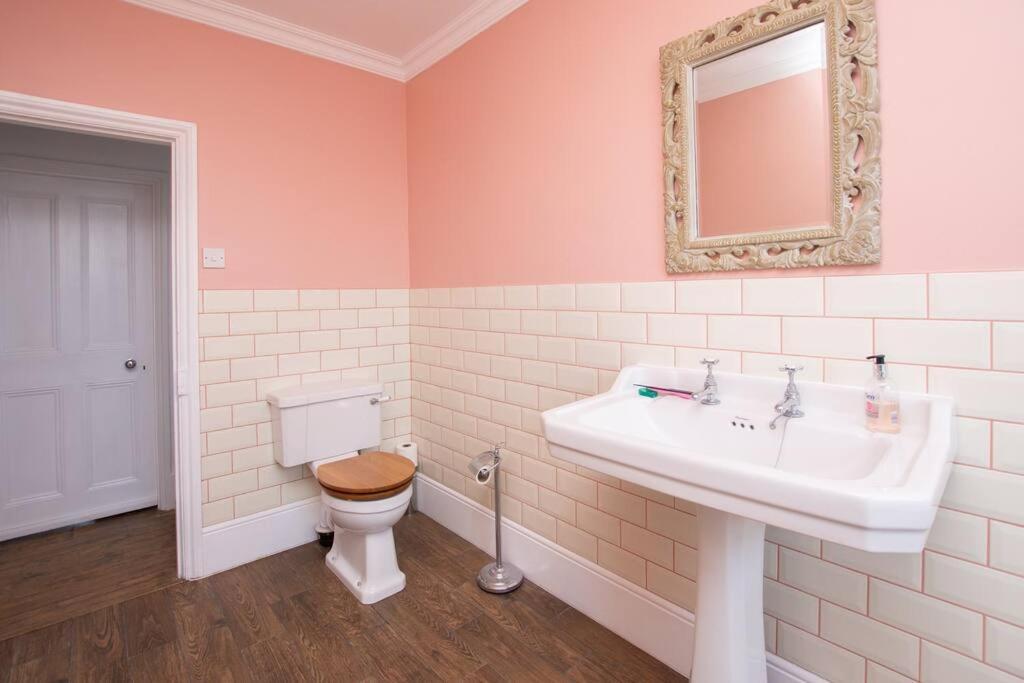 Holiday home Stunning Large Victorian Maisonette With Sea View