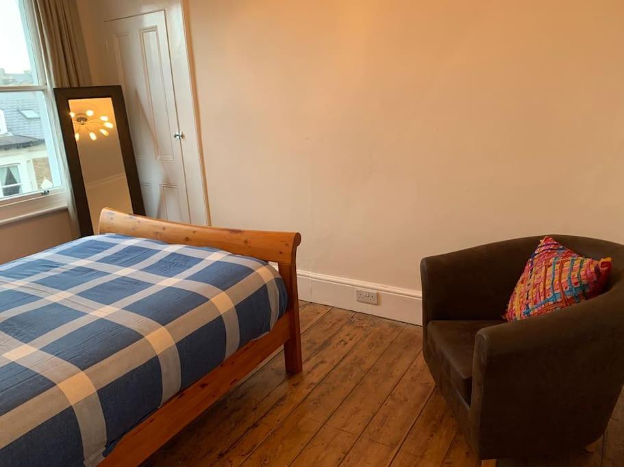 Stunning Large Victorian Maisonette With Sea View