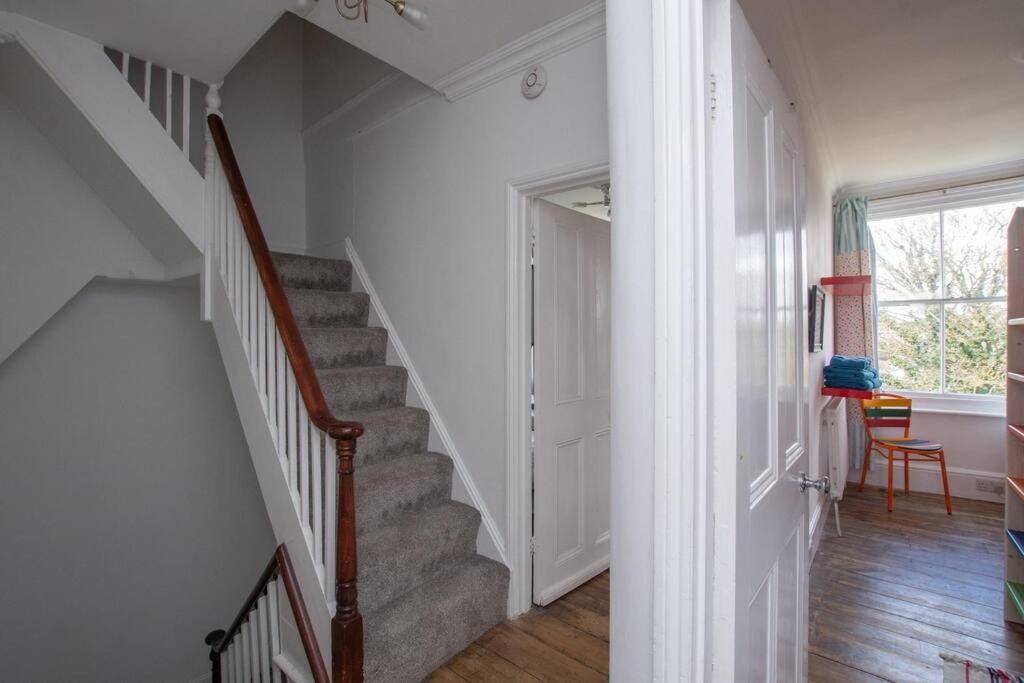 Holiday home Stunning Large Victorian Maisonette With Sea View